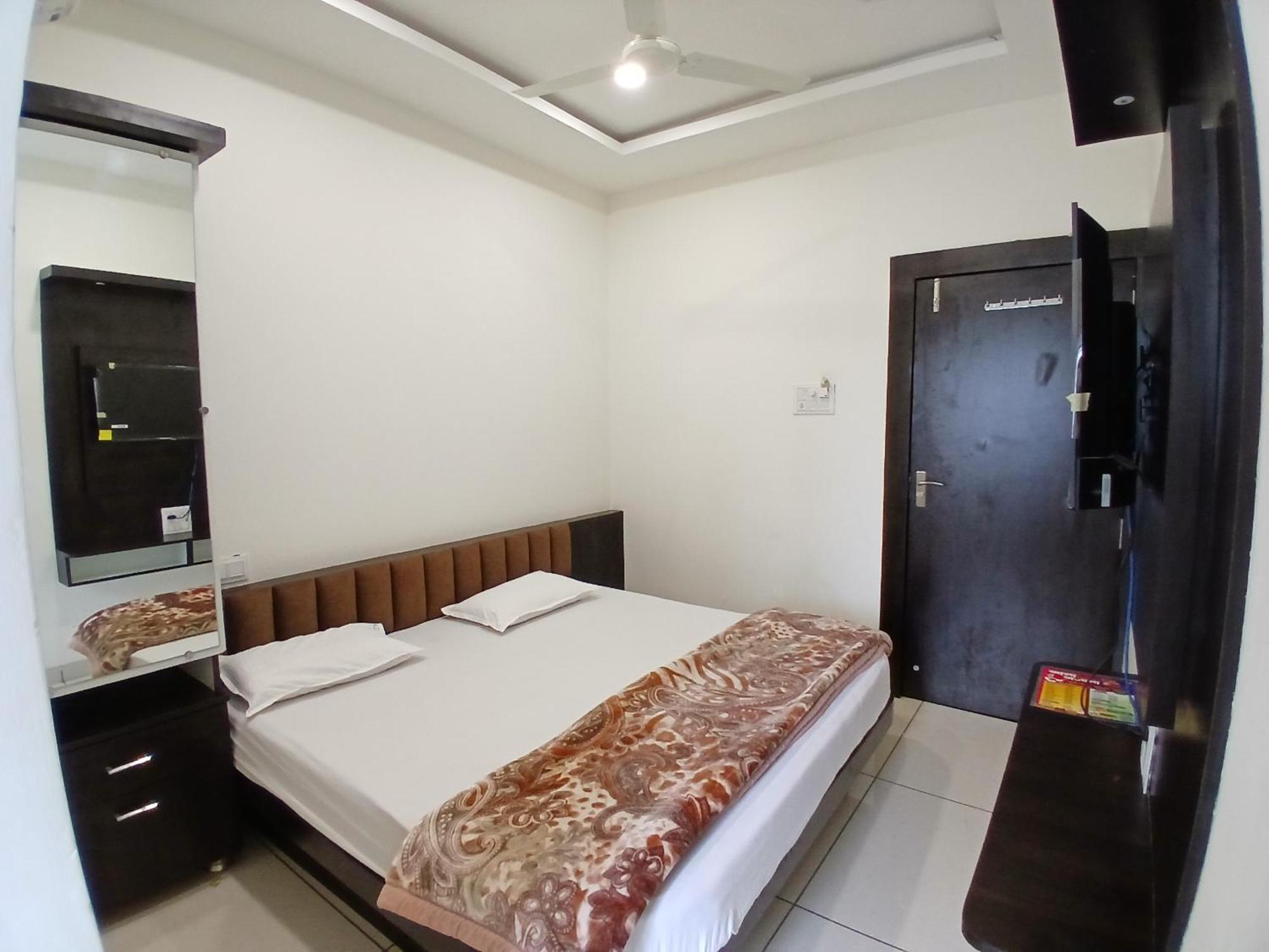 Hotel Jyoti Shree Ujjain Eksteriør bilde
