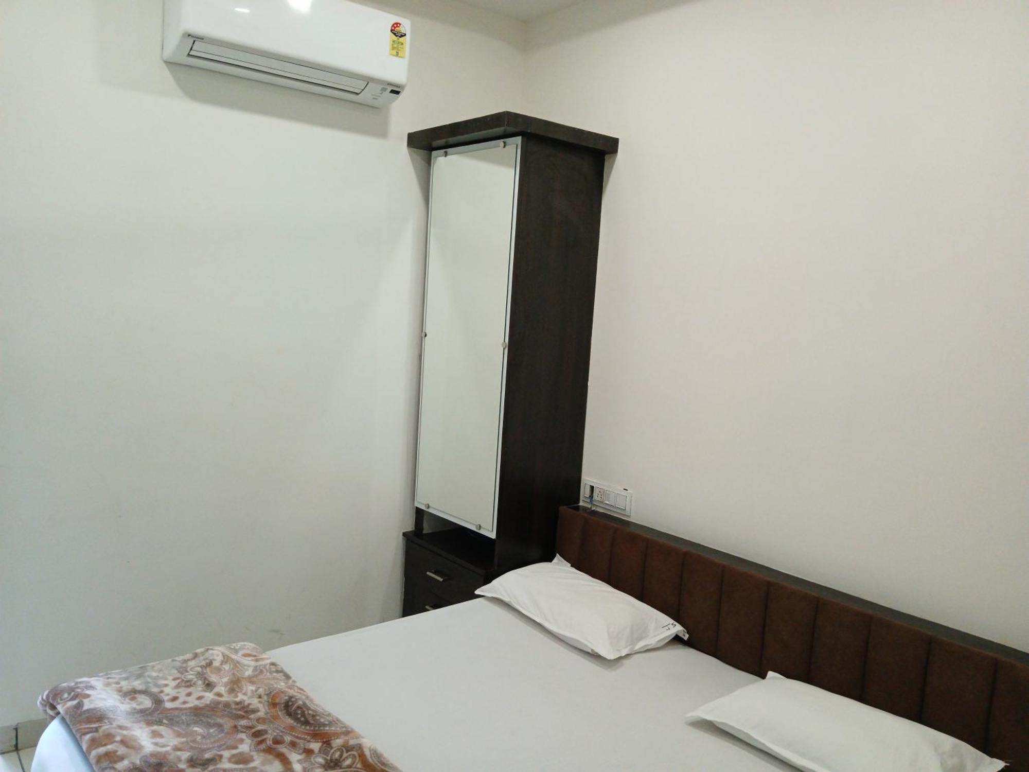 Hotel Jyoti Shree Ujjain Eksteriør bilde