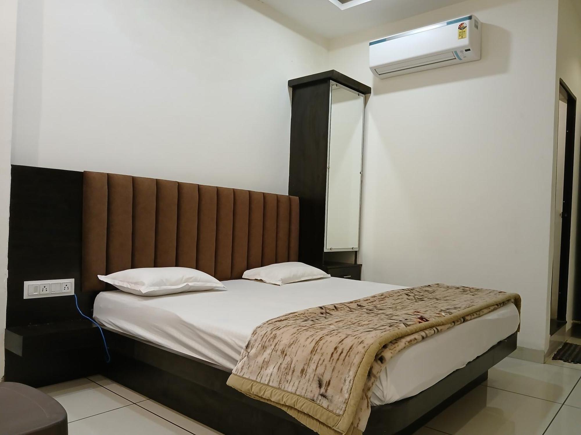 Hotel Jyoti Shree Ujjain Eksteriør bilde